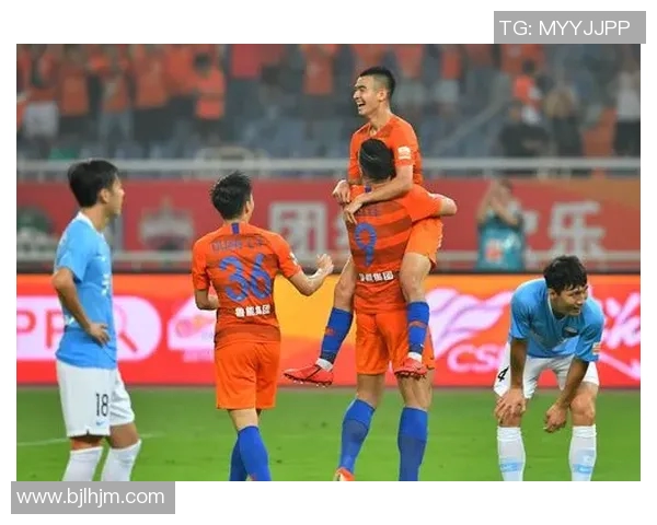 中超激战鲁能迎战重庆当代争夺胜利荣耀全力以赴展现球队风采